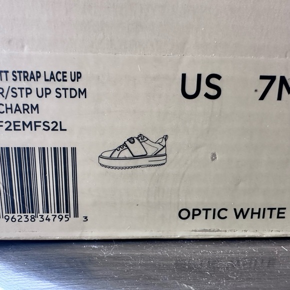 NEW Michael Kors Sneakers Size 7 - Picture 7 of 9